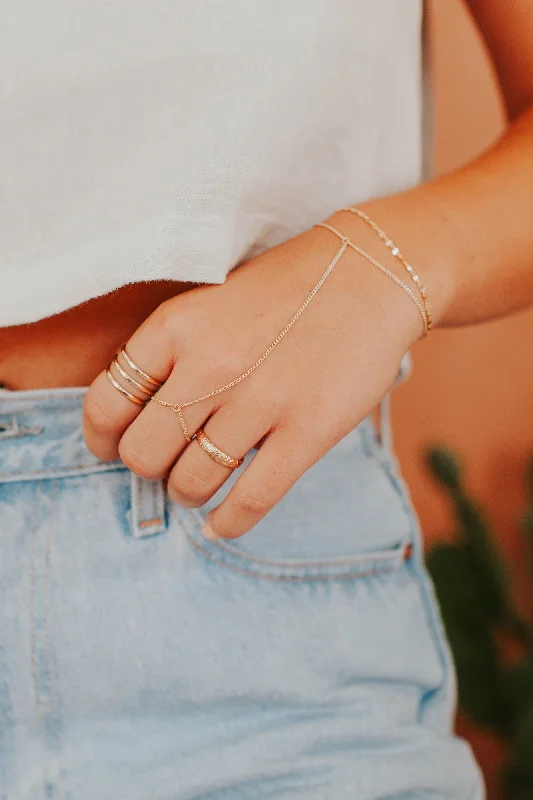 Demi Hand Chain