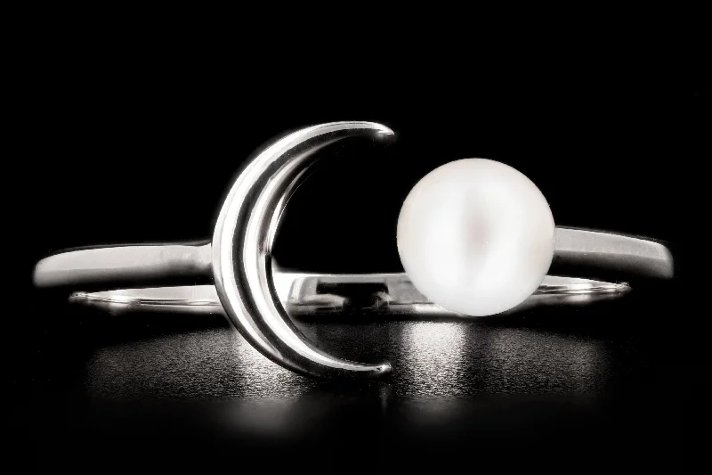 New 14K Gold Crescent Moon & Pearl Ring